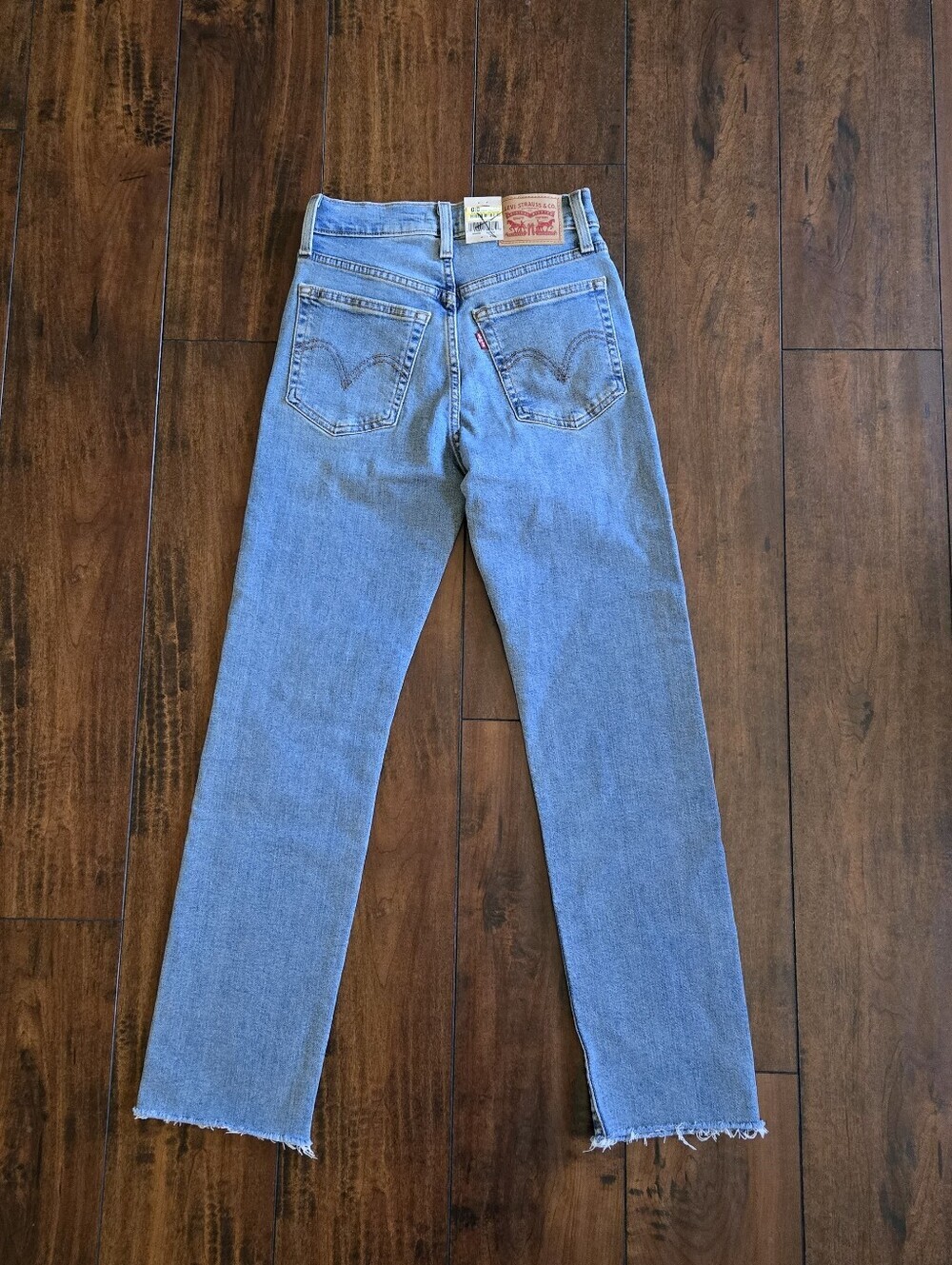 Levi's Women Wedgie Straight High Rise Distressed button Fly Raw Hem Size 24 NWT - Picture 8 of 14